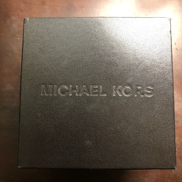 Michael Kors Watch Rose Gold - Picture 4 of 5